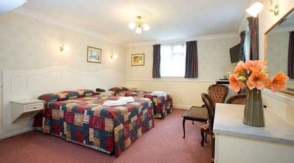 London Guards Hotel - 18.04.13