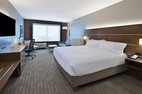 Holiday Inn Express & Suites Okemos - University Area, an IHG Hotel - 11.12.21